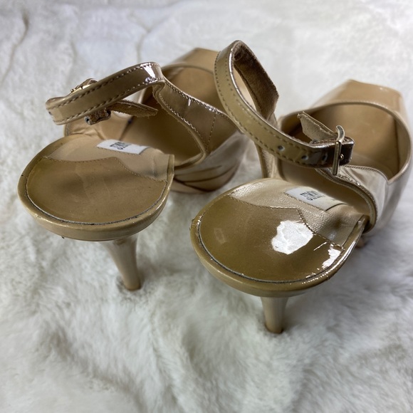 Jimmy Choo Nude Peep Toe Slingback Shoes - Picture 4 of 6